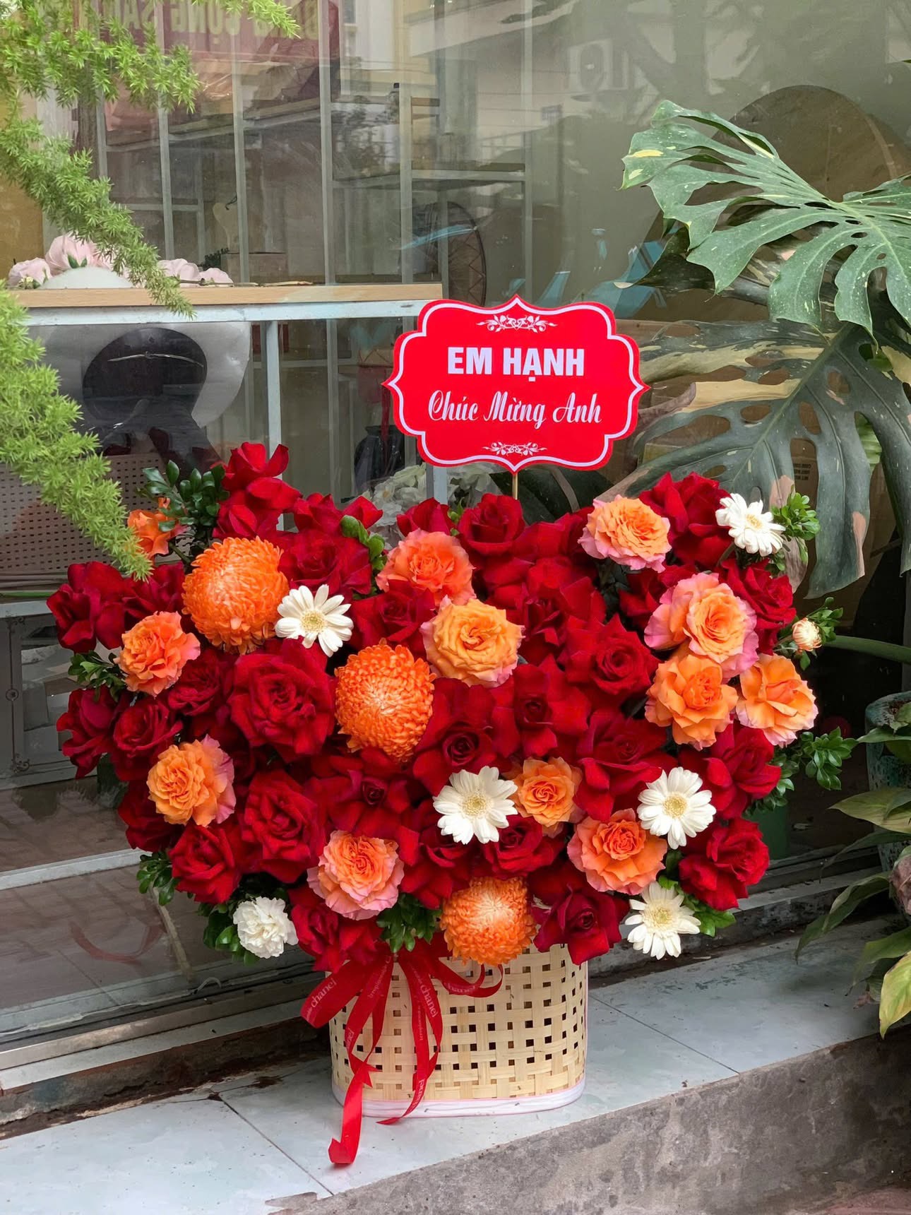 Giỏ hồng đỏ cam