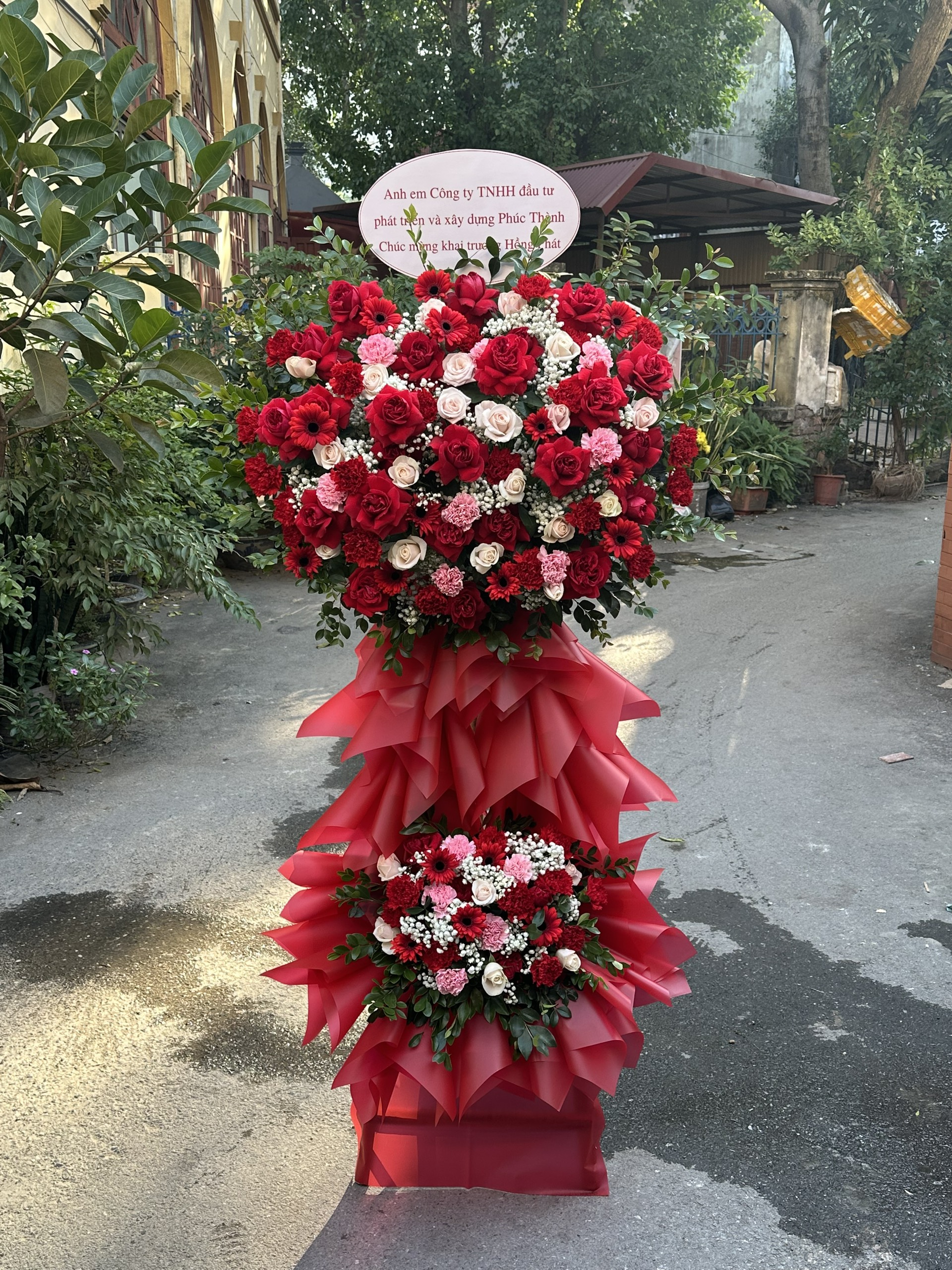 Kệ hoa đỏ 2 tầng basic