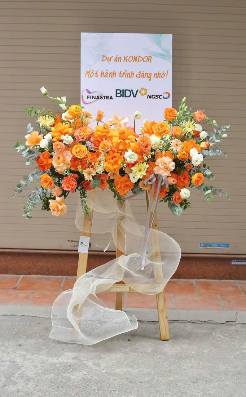 Kệ hoa khai trương, chúc mừng hiện đại