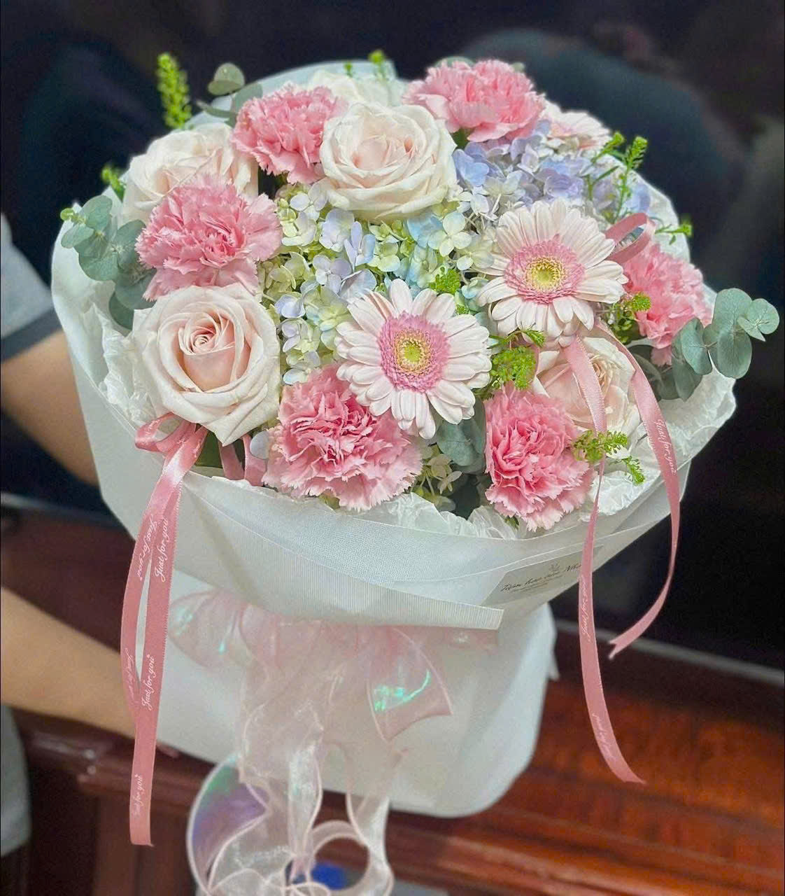 Tú cầu xanh mix hoa tone hồng