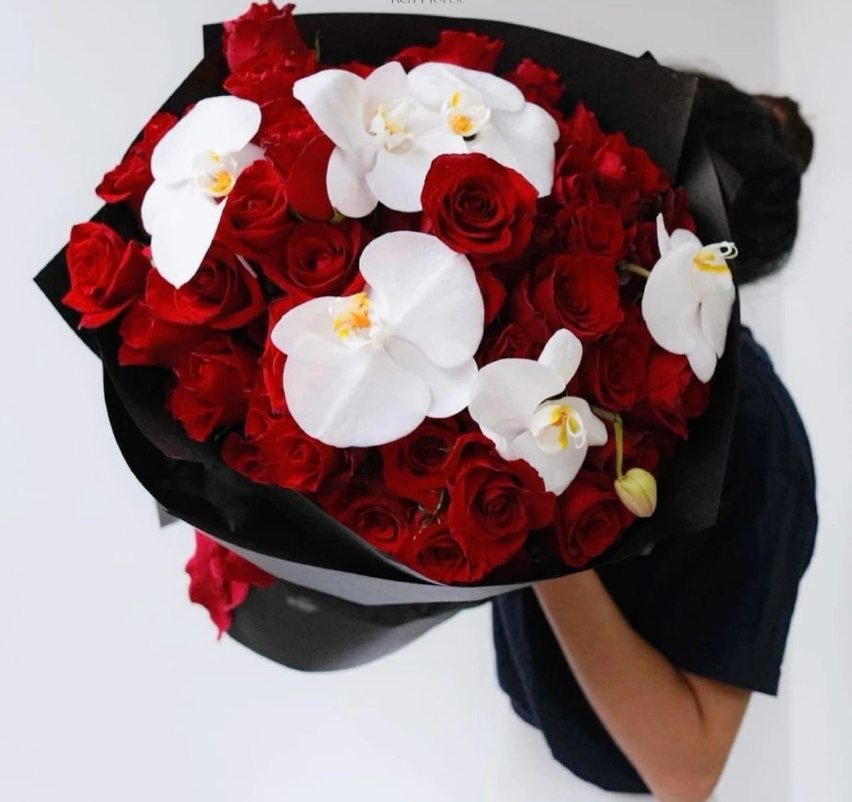 Hồng đỏ mix bạch hồ điệp