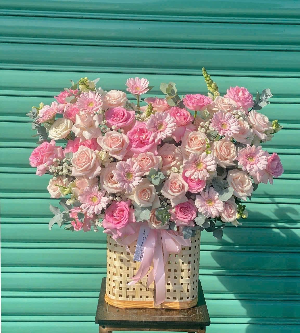 Giỏ hoa hồng lạc thần L