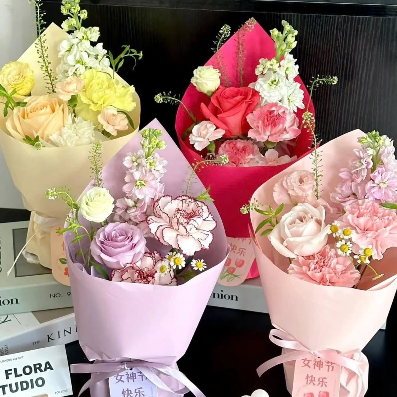 nhỏ xinh hoa lá đỏ/ vàng/ hồng/ tím